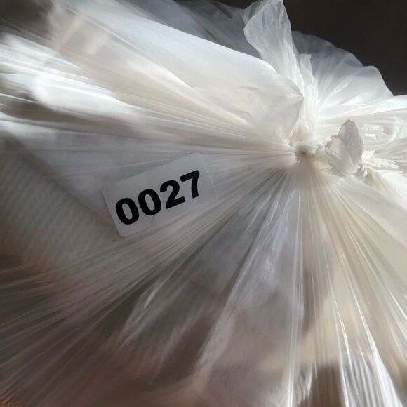 📳 17 White Tops - Picture 3 of 3